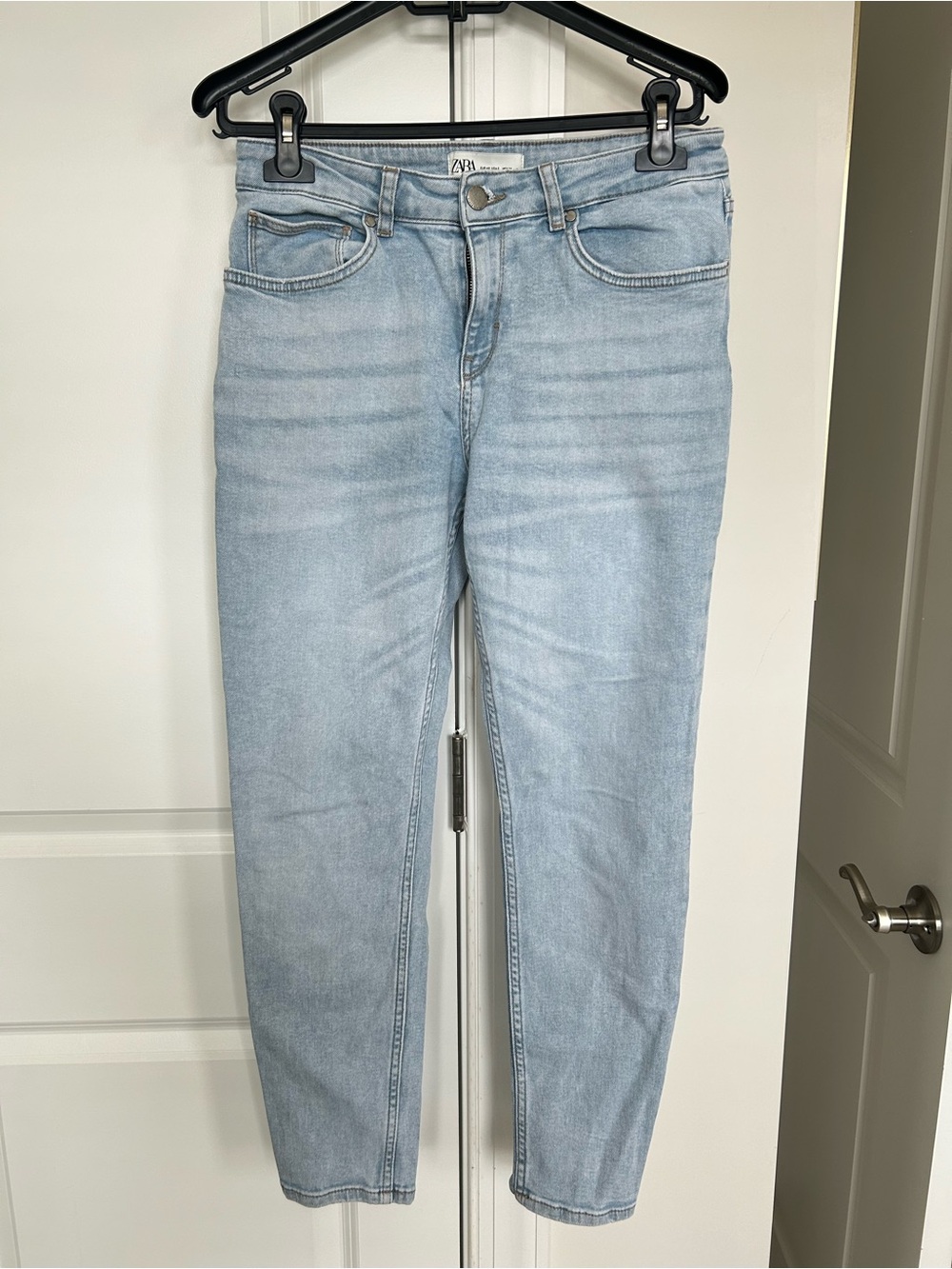 Zara Light Wash Ankle-Length Jeans